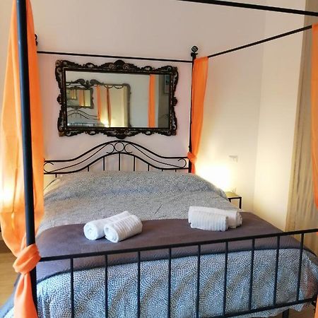 Love Mirrors And Flowers - Affitti Brevi Italia Διαμέρισμα Μπάρι Εξωτερικό φωτογραφία